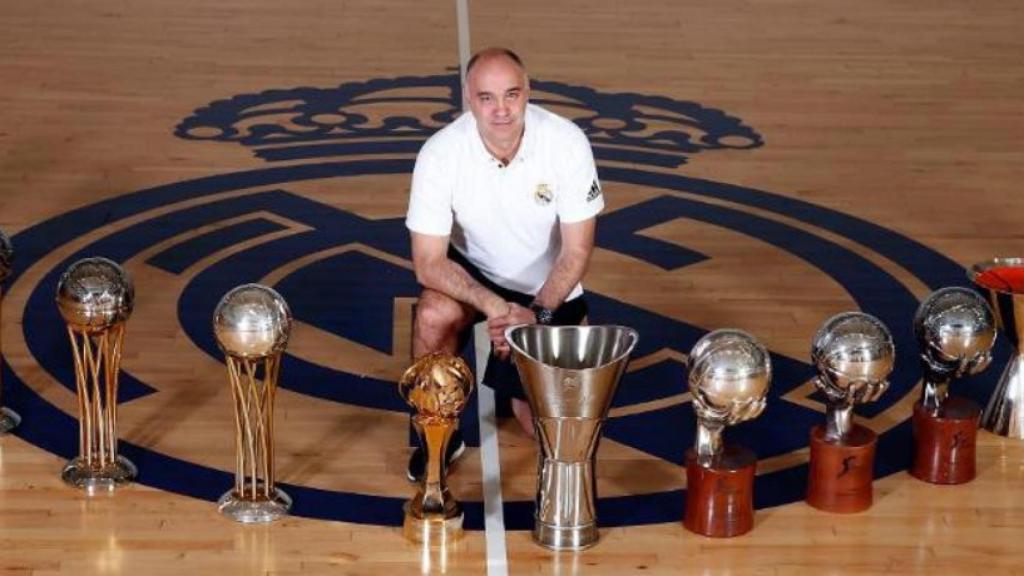 Laso con los títulos del Real Madrid