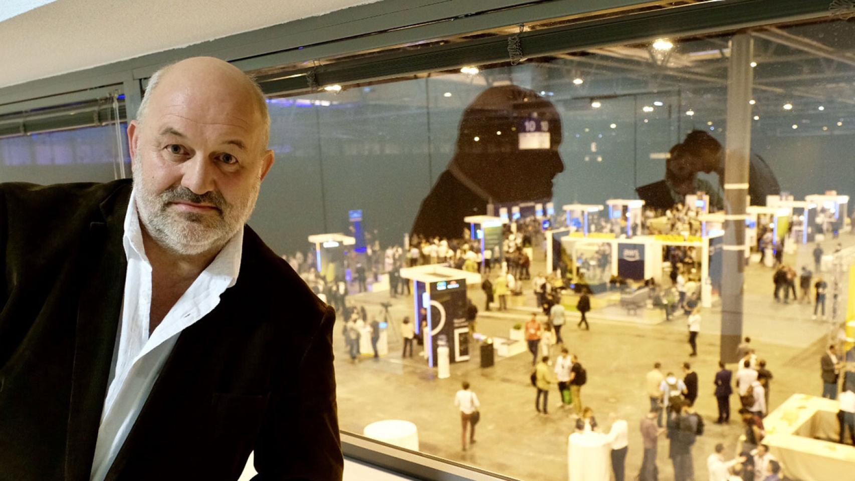 El CTO de Amazon, Werner Vogels, tras su charla en AWS Summit Madrid.