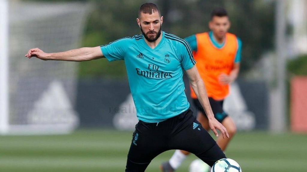 Benzema en un entrenamiento