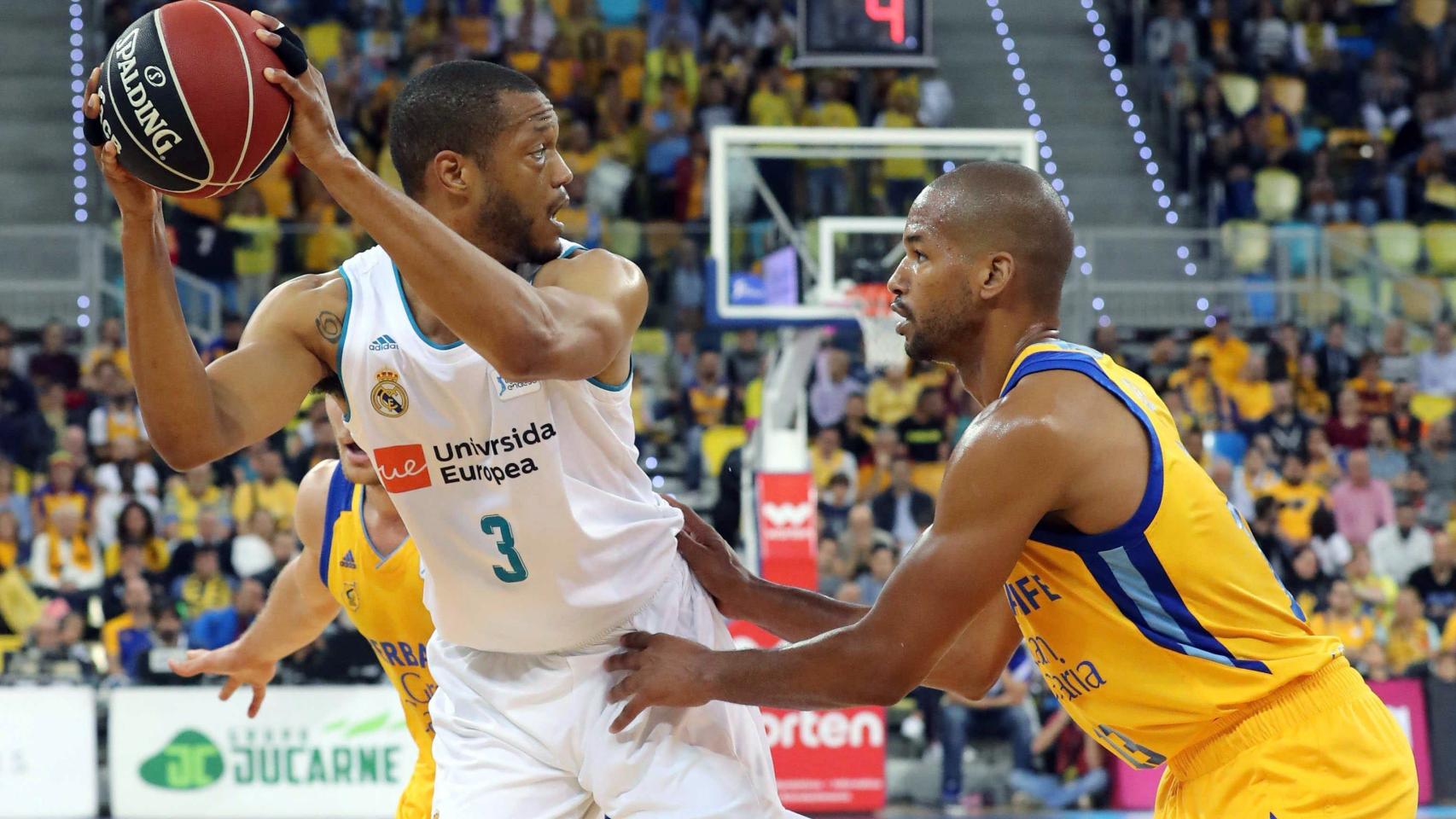 Antony Randolph durante el Herbalife Gran Canaria - Real Madrid.