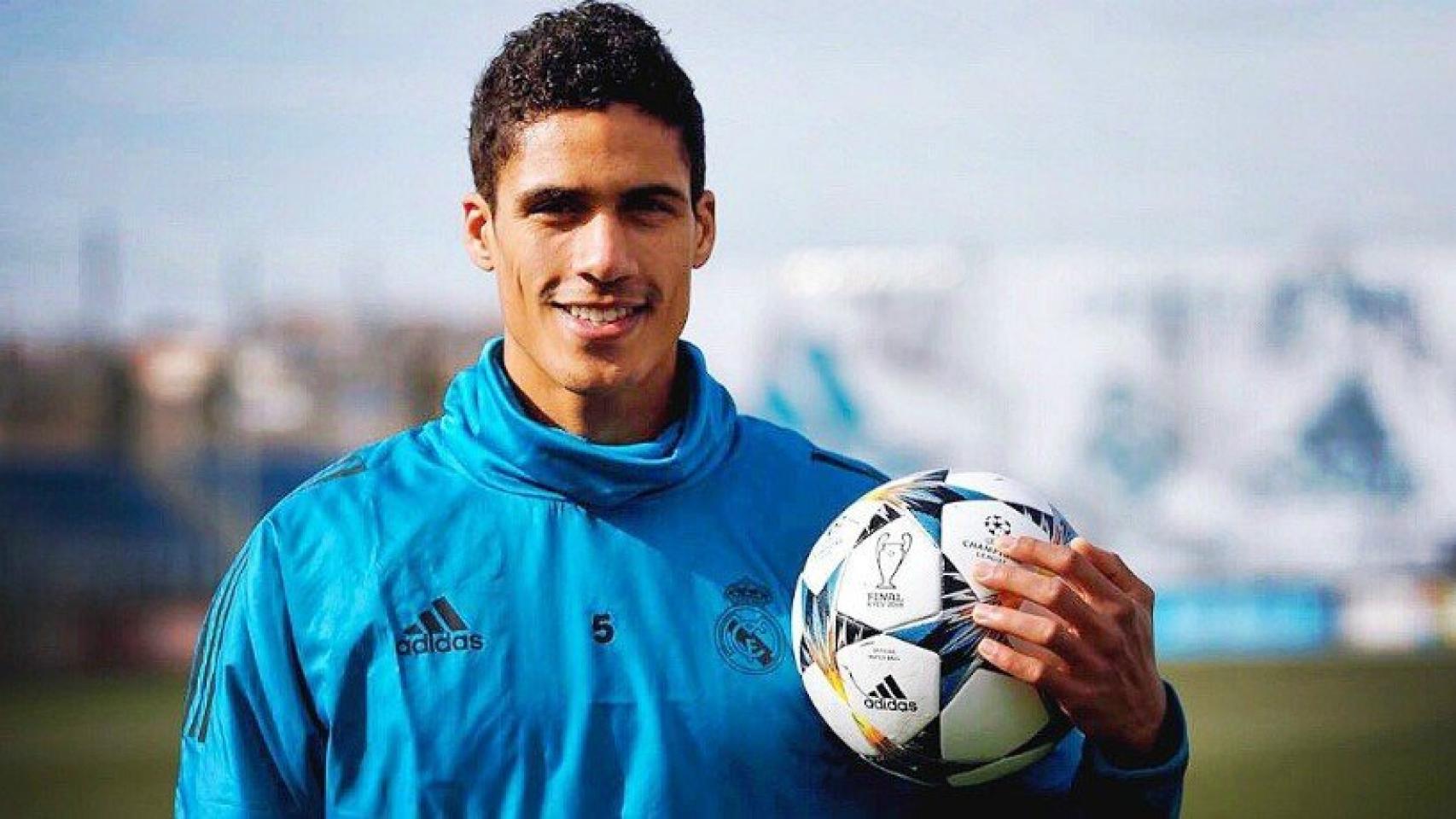 Varane, en el entrenamiento del Madrid. Foto. Twitter (@raphaelvarane)