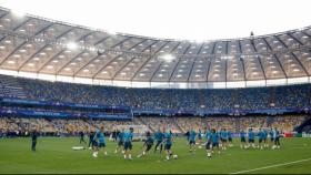 El Real Madrid realiza el último entrenamiento en el Olímpico de Kiev antes de la final