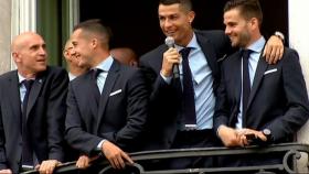 Cristiano Ronaldo, en el balcón de la Comunidad de Madrid