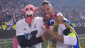 Mortadelo se cuela en la celebración del Real Madrid