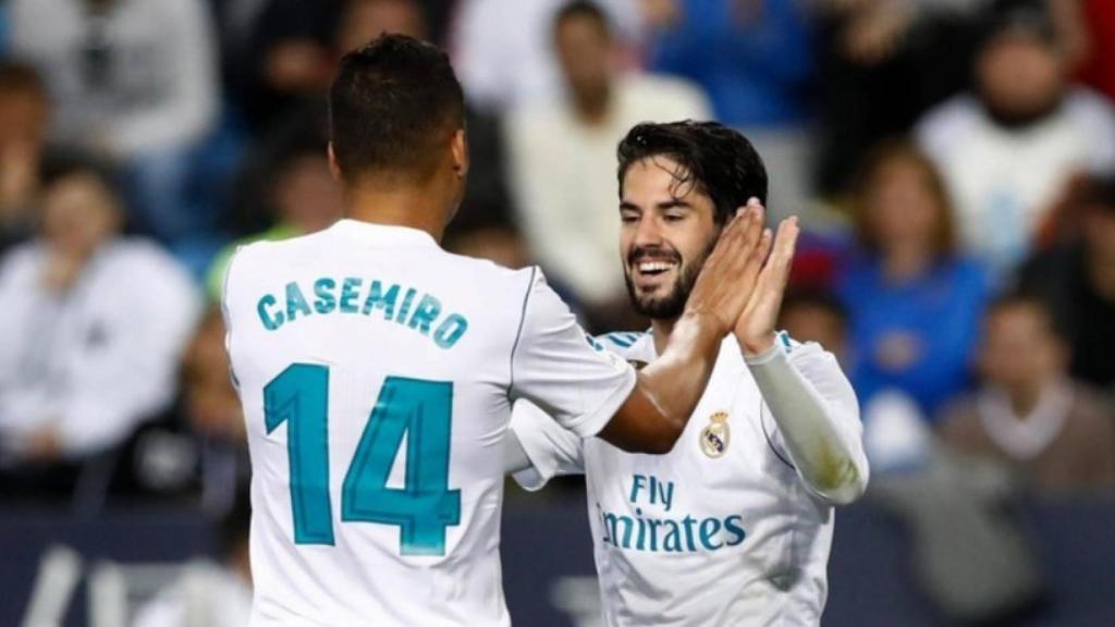 Isco celebra el gol de Casemiro