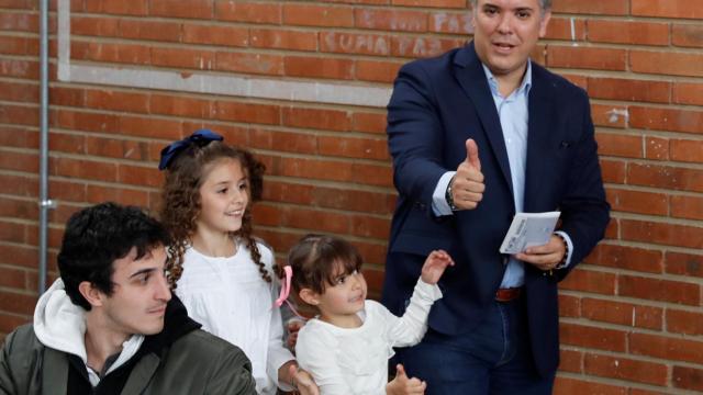 El candidato uribista Duque, en el colegio electoral.