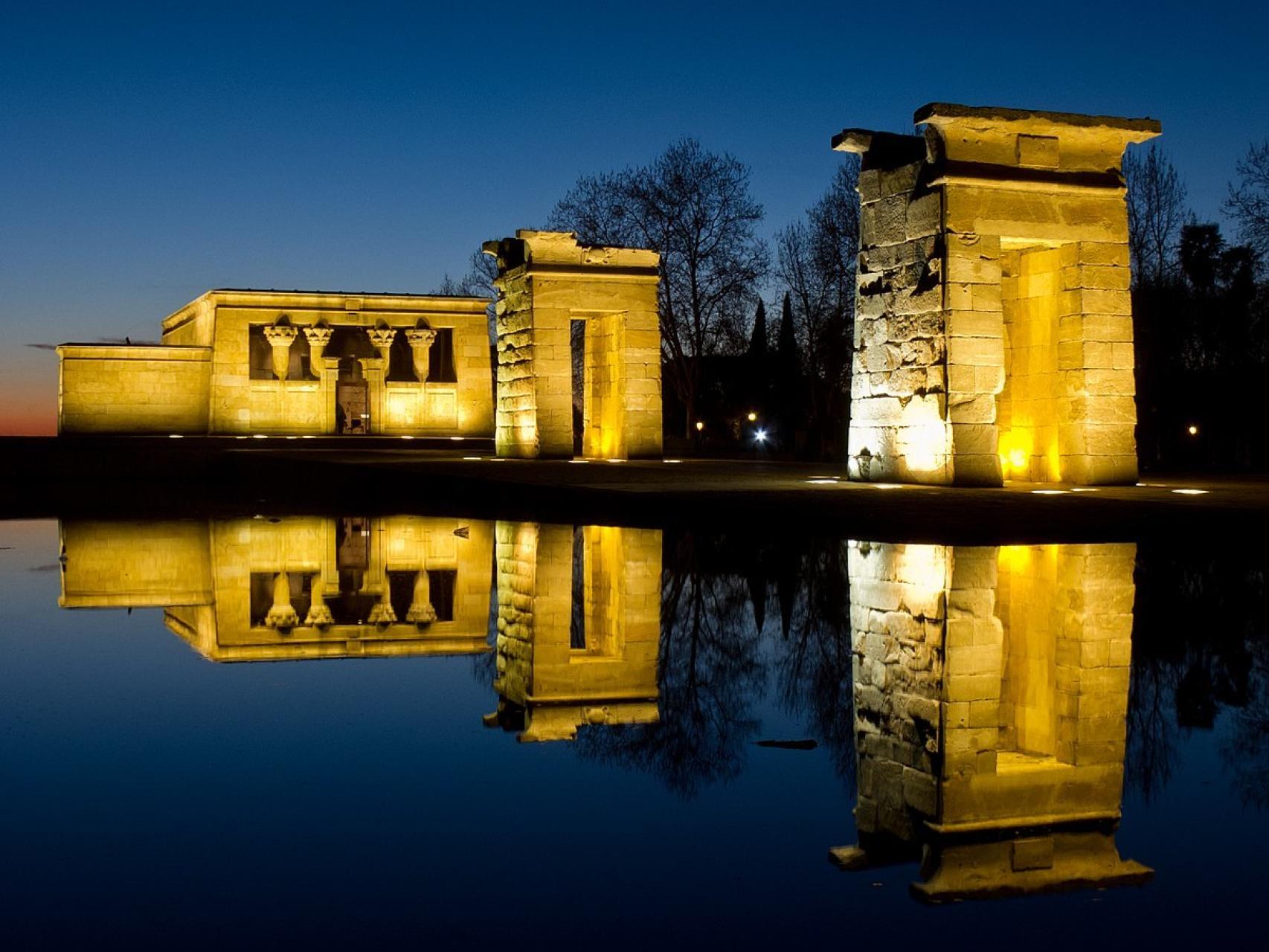 Anochecer bucólico en el Templo de Debod.