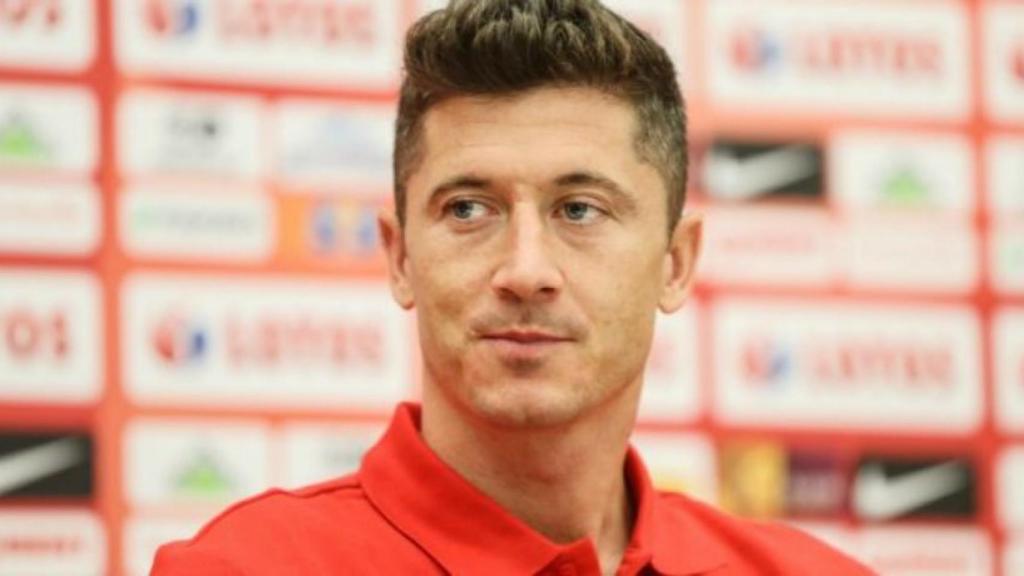 Lewandowski en la rueda de prensa de Polonia. Foto: pzpn.pl