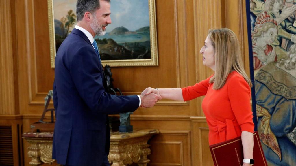 Felipe VI y Ana Pastor.