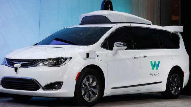 waymo chrysler pacifica van hibrido coche autonomo taxi autonomo