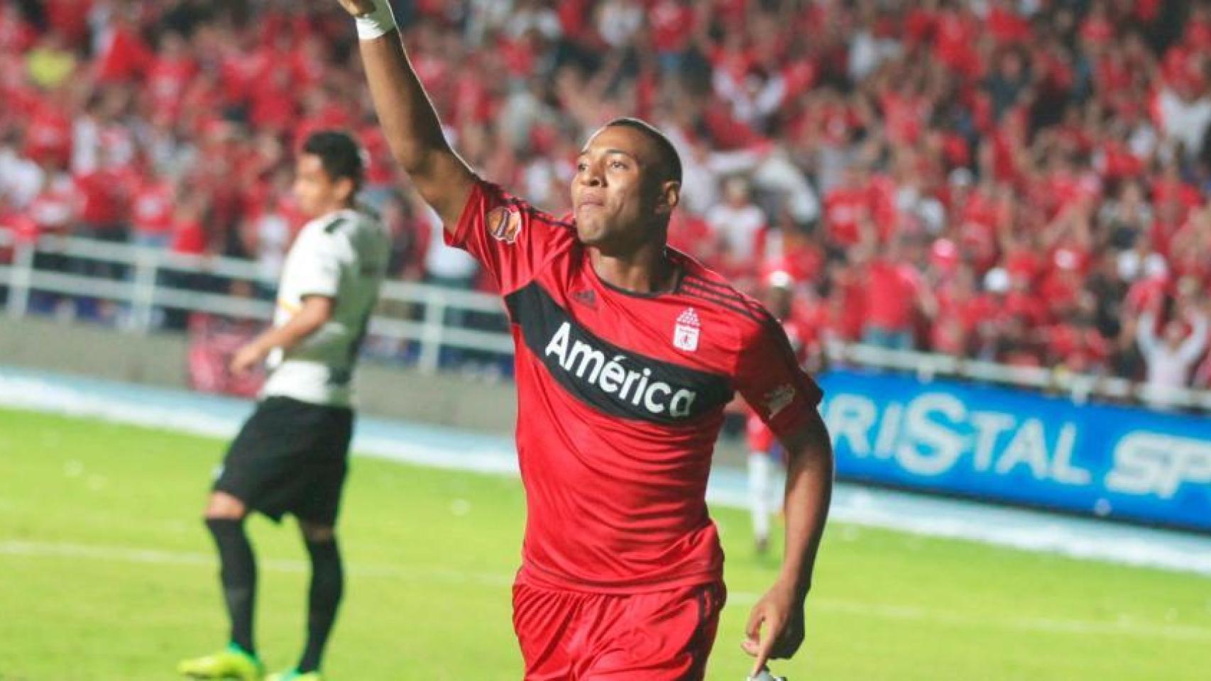 Alejandro Peñaranda celebra un gol.