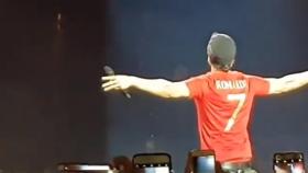 Enrique Iglesias durante su último concierto en Portugal