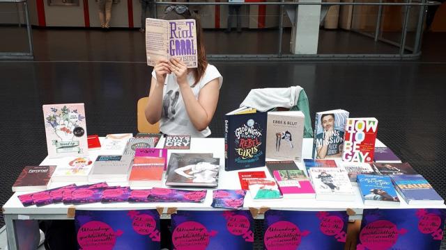 Uno de los stand de las jornadas de “autodeterminación de género y sexual” en la Universidad de Bielefeld.