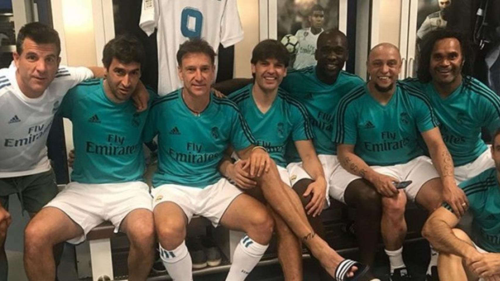 Los veteranos del Real Madrid aguardan en el vestuario antes de jugar el Corazón Classic Match.