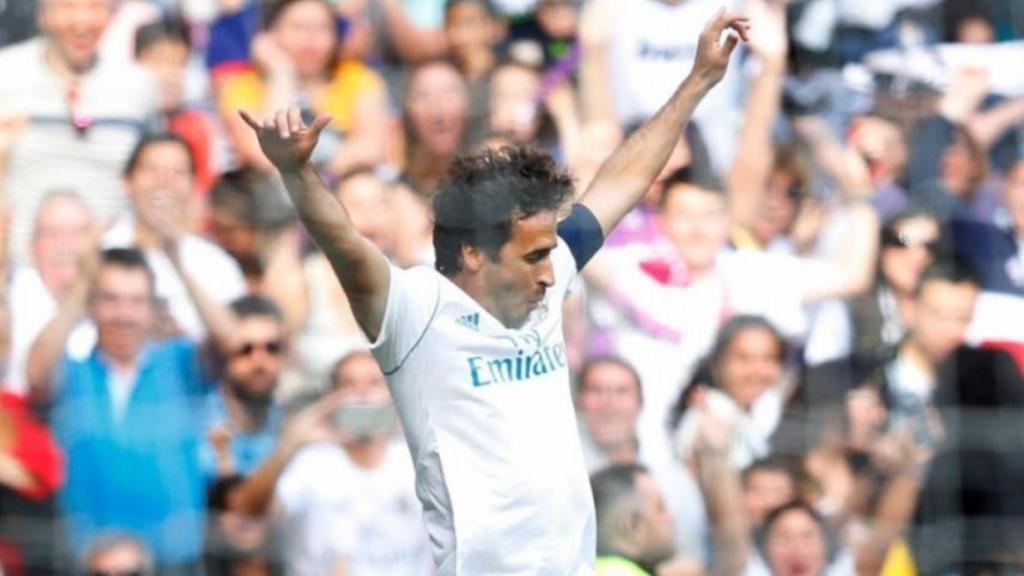 Raúl celebra su gol en el Corazón Classic Match.