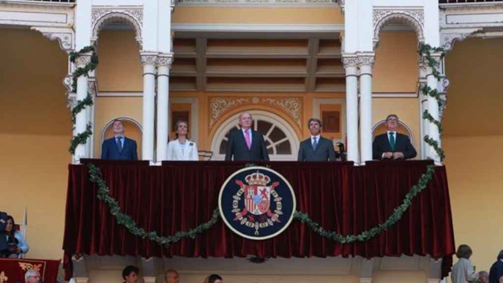 Don Juan Carlos preside la Corrida de la Beneficencia