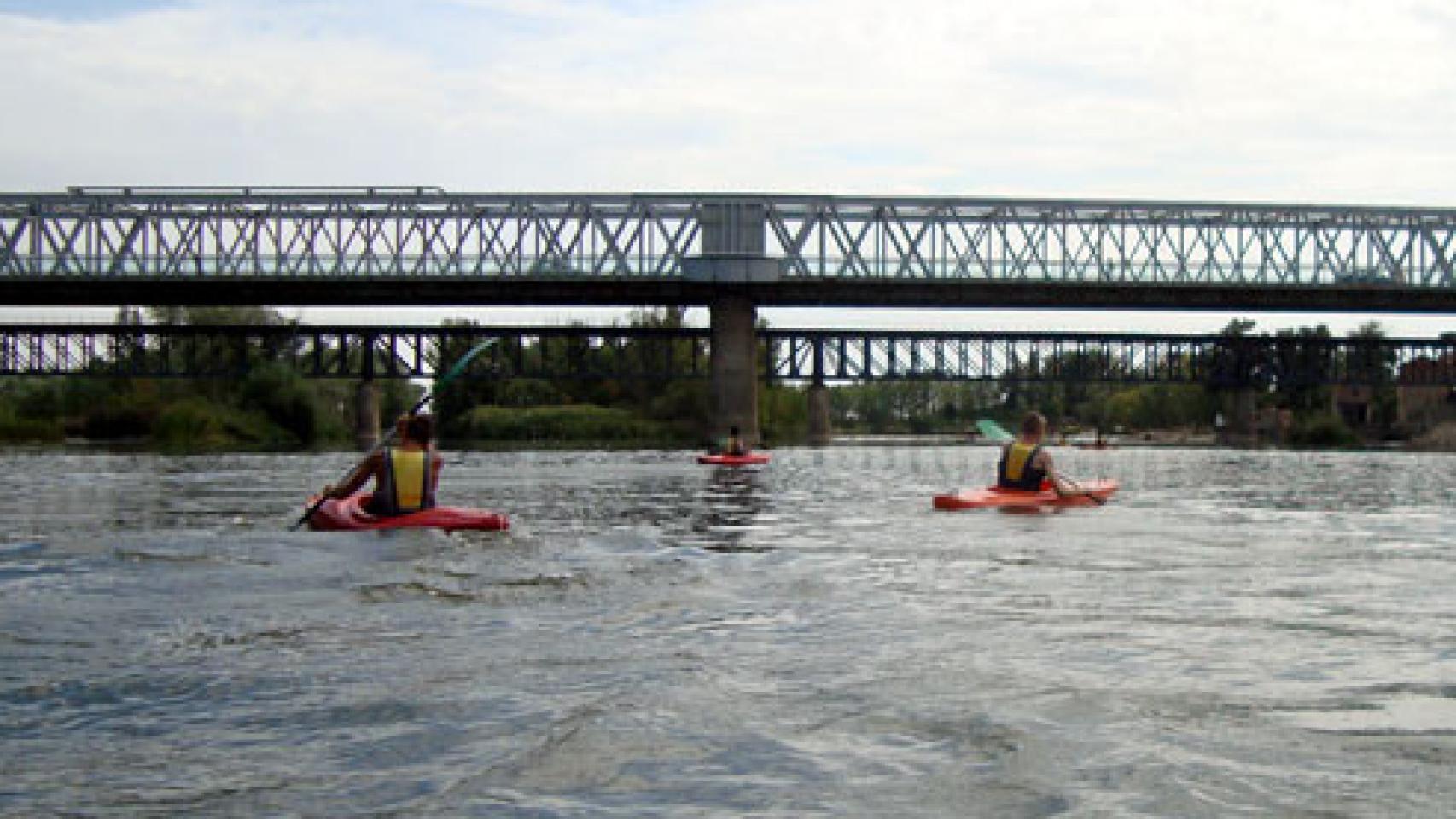 Piragüistas por el río Duero - ARCHIVO