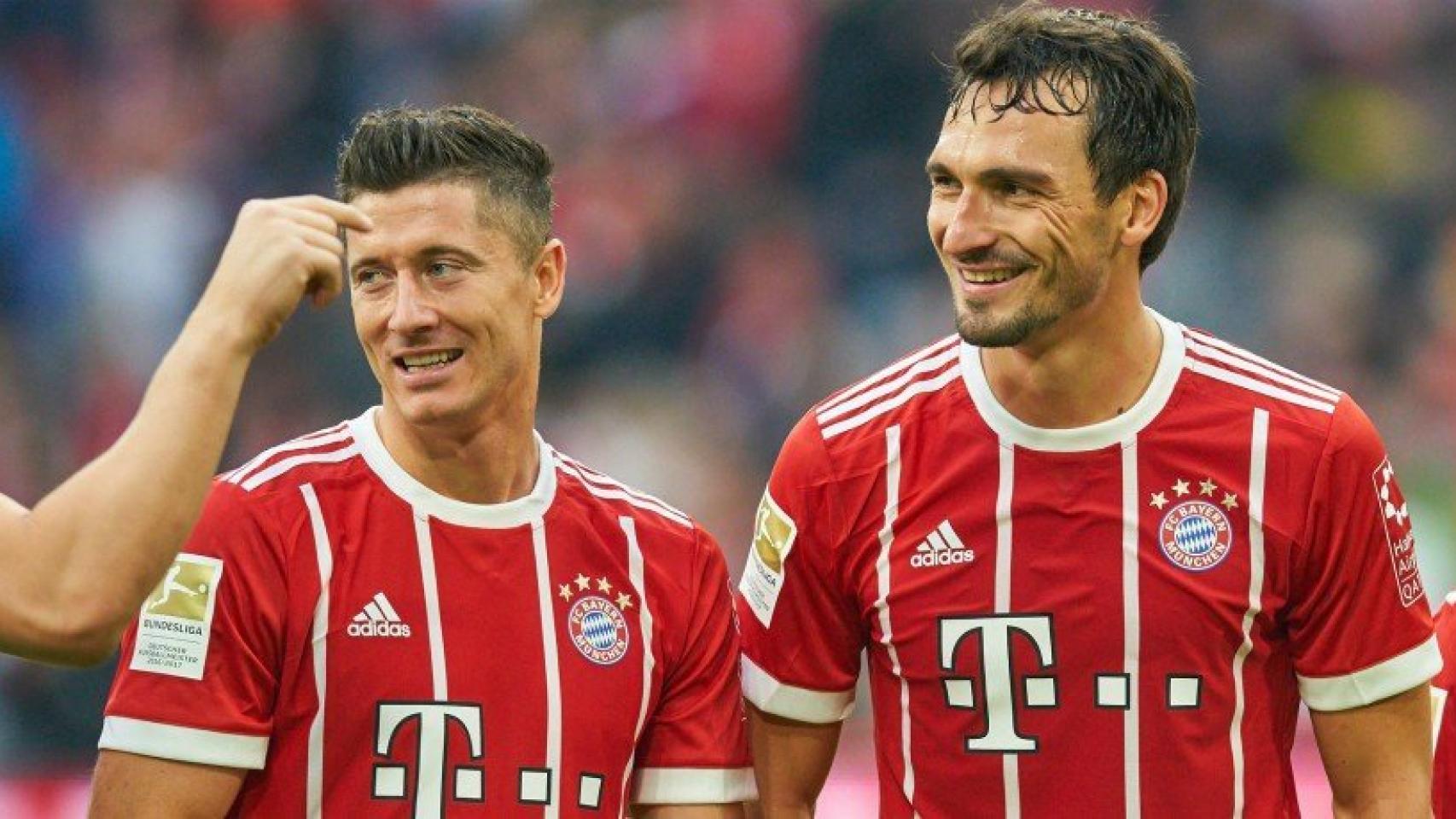 Lewandowski y Hummels. Foto fcbayern.com