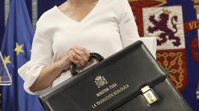 La ministra de Transición Ecológica, Teresa Ribero, tras recibir su nueva cartera.