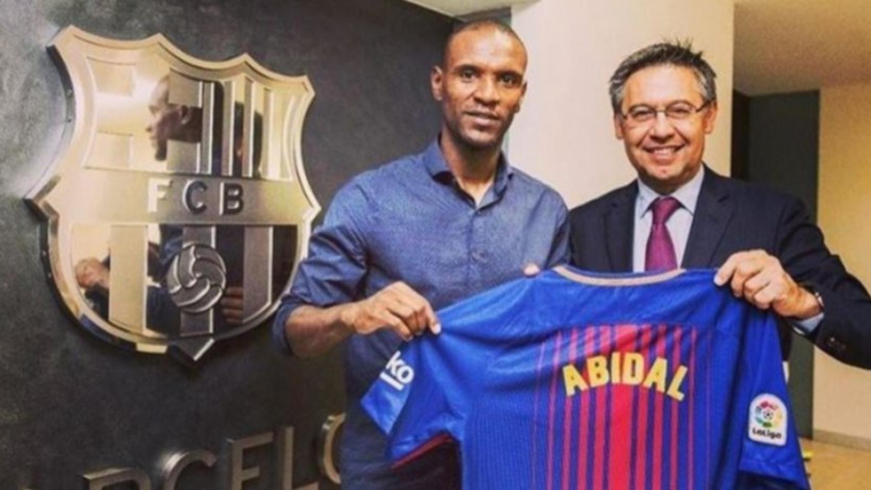 Eric Abidal, junto a Bartomeu. Foto: Instagram (@abi22ericabidal).