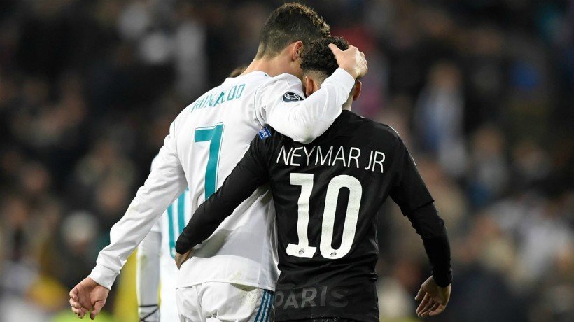 Cristiano y Neymar hablan. Foto Twitter (@ChampionsLeague)