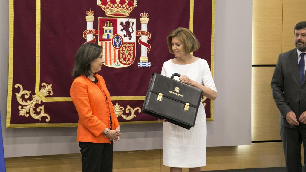 Margarita Robles recibe la cartera de Dolores de Cospedal.