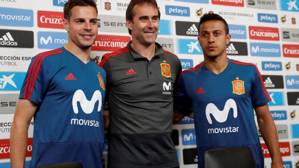 Lopetegui, con Azpilicueta y Thiago Alcántara.