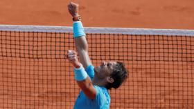 Nadal, festejando su victoria en Roland Garros.