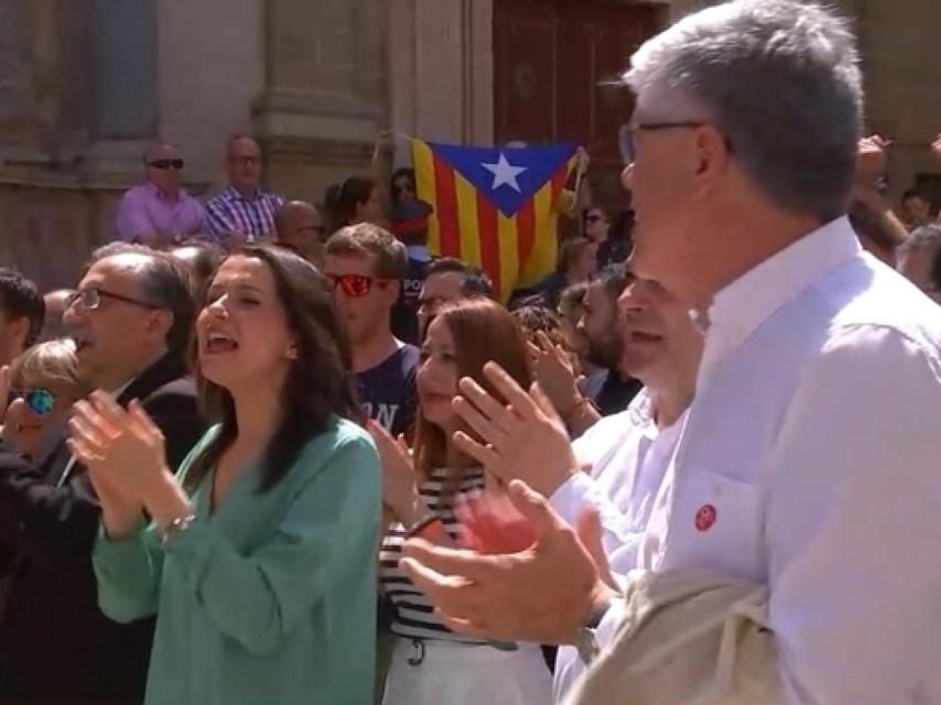 Inés Arrimadas, Carlos Carrizosa y otros dirigentes de Cs increpados en Vic