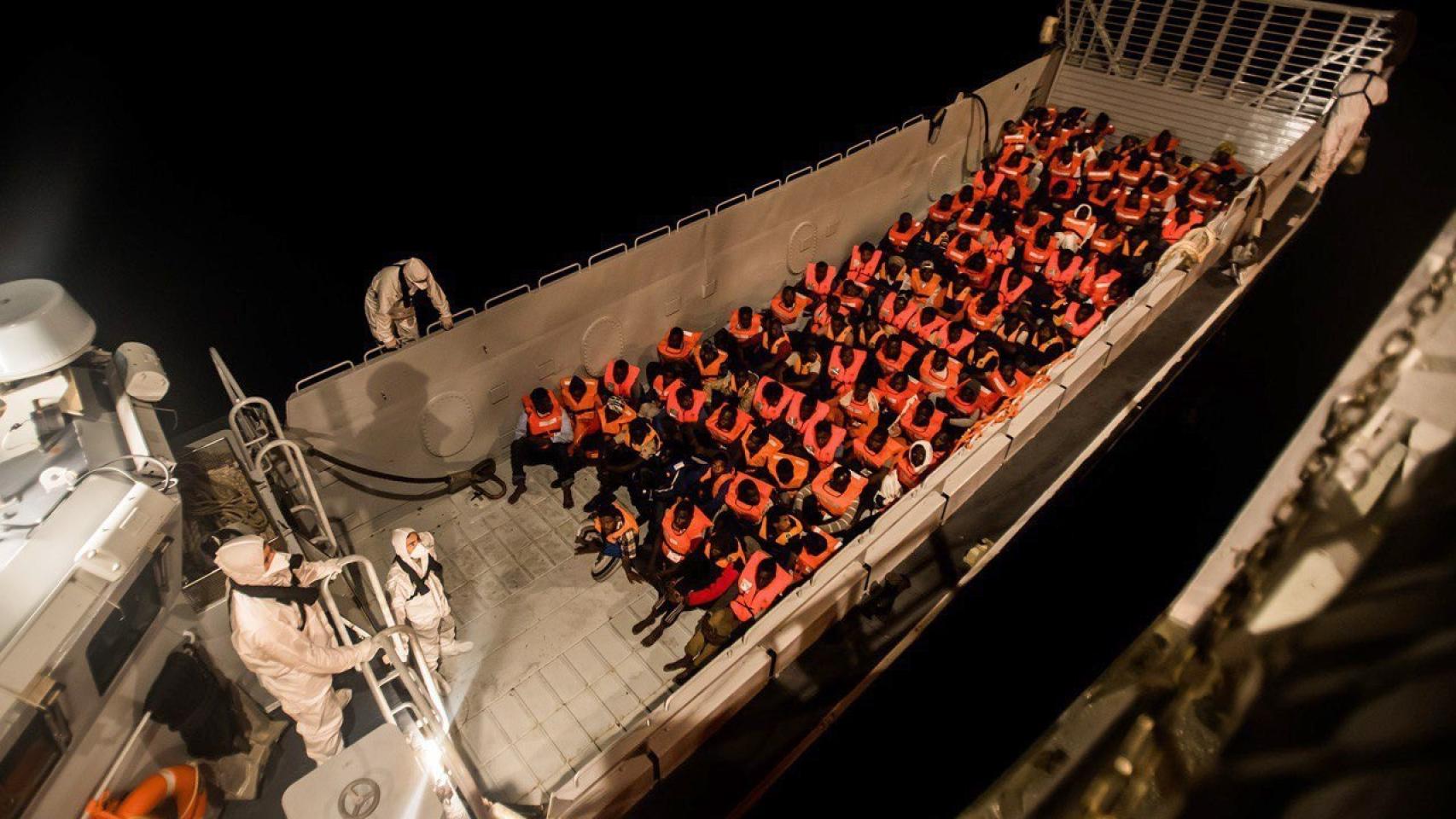 Imagen del barco Aquarius, que navega hacia España.