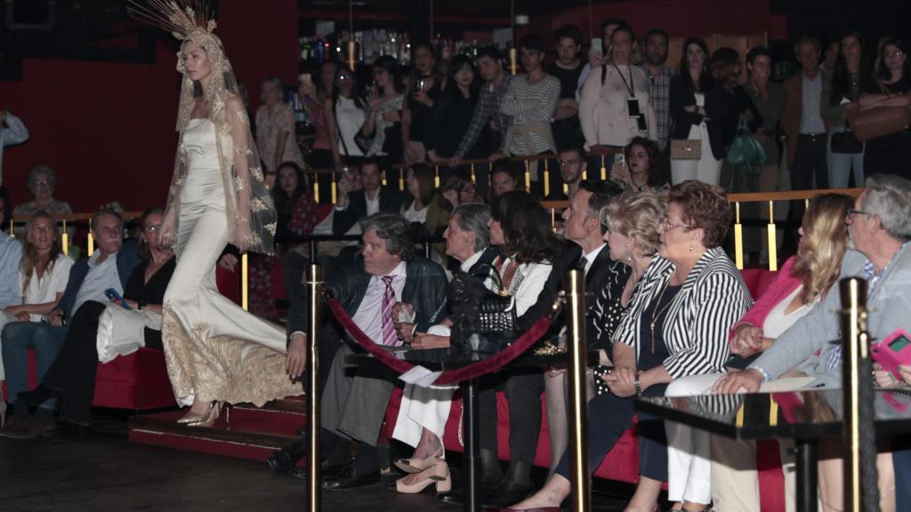 La familia de Ortega Cano pendiente del desfile.