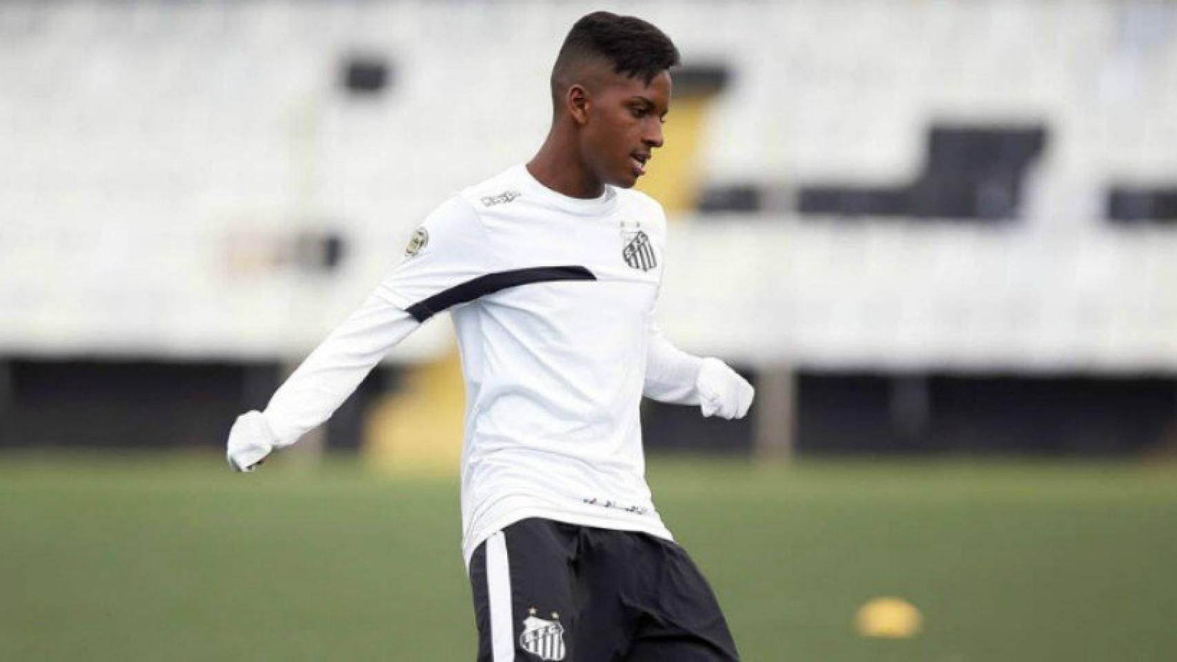 Rodrygo entrena con el Santos. Foto santosfc.com