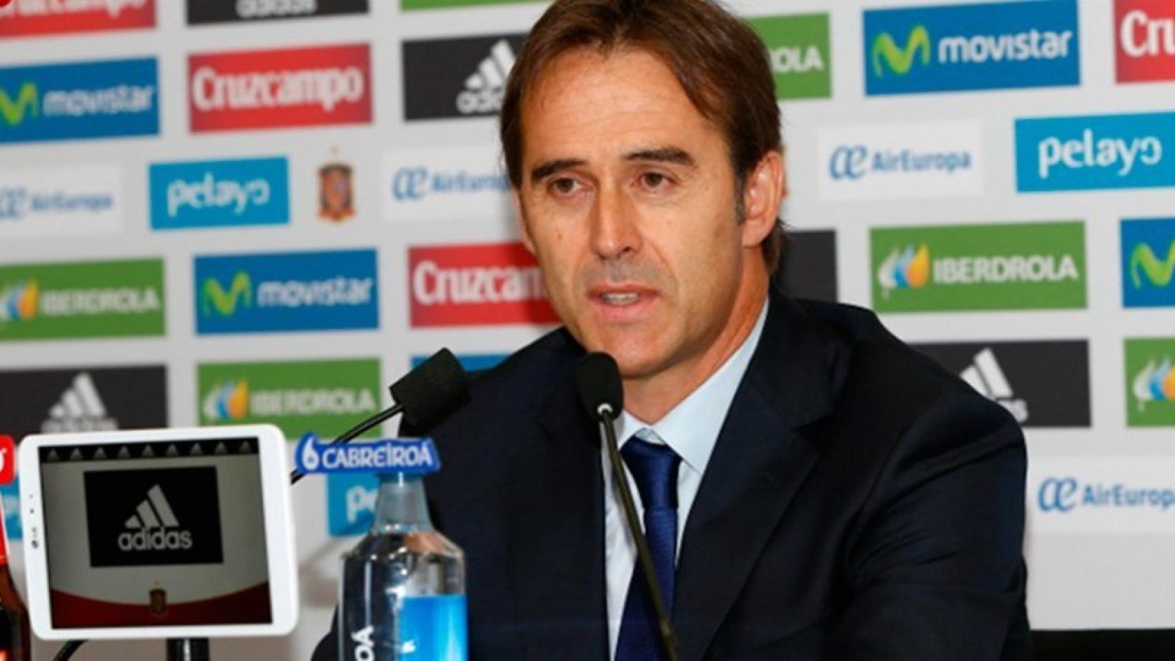 Lopetegui en una rueda de prensa. Foto: rfef.es