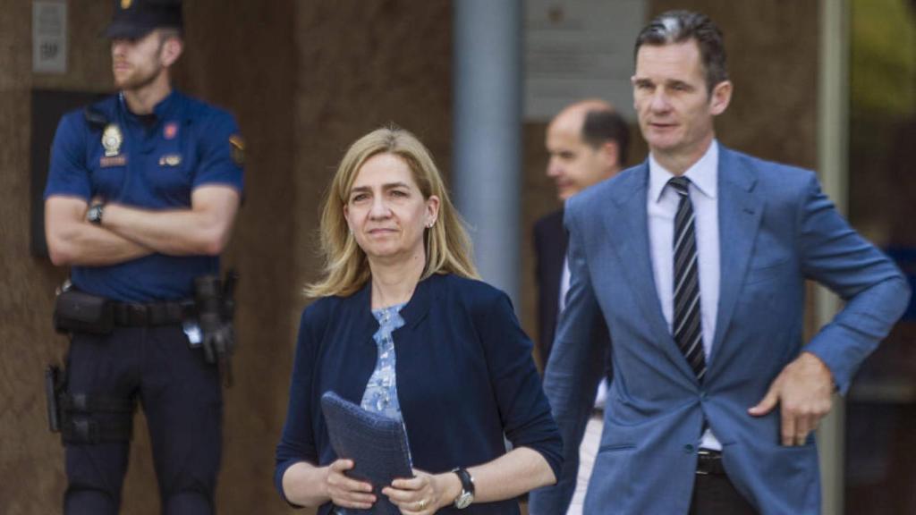 La infanta Cristina e Iñaki Urdangarín, durante el juicio en Palma de Mallorca./