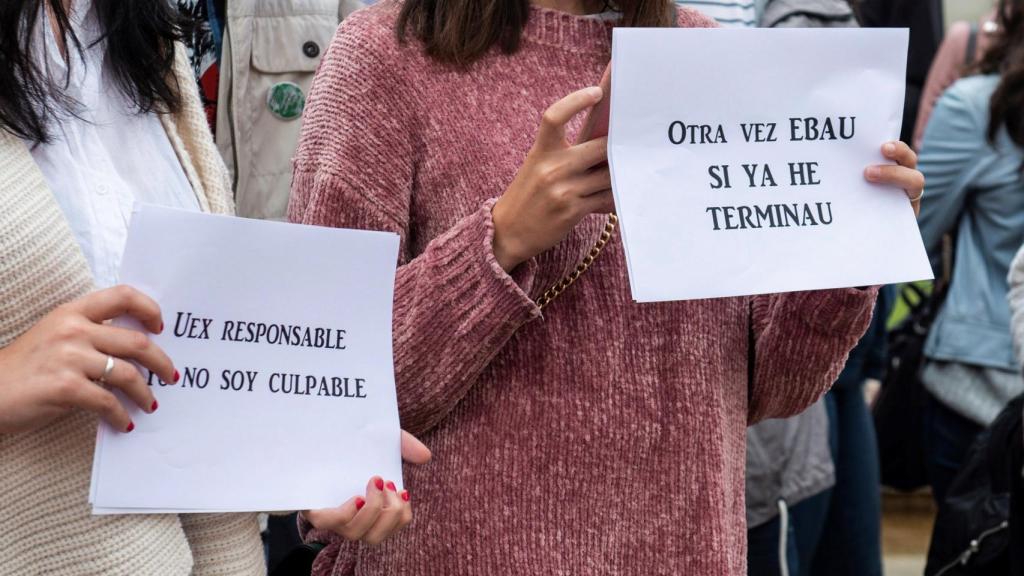 Estudiantes de la Universidad de Extremadura durante las protestas por la repetición de la Selectividad