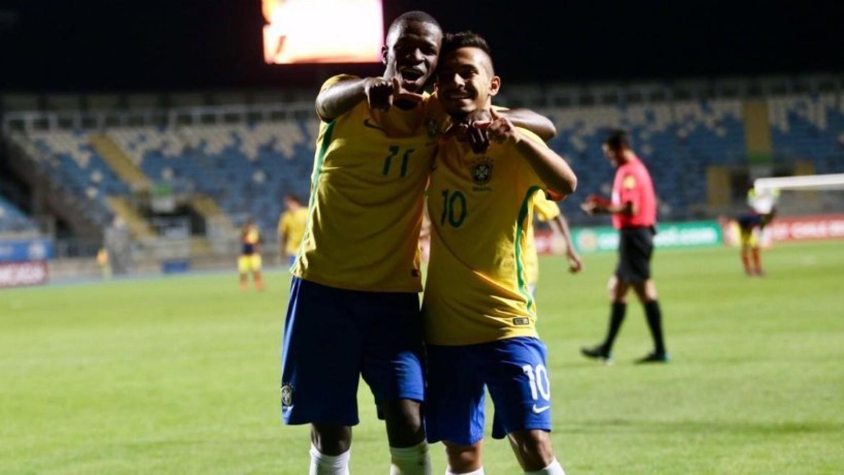 Vinicius Jr celebrando un gol con Brasil. Foto: Twitter (@CBF_futebol).