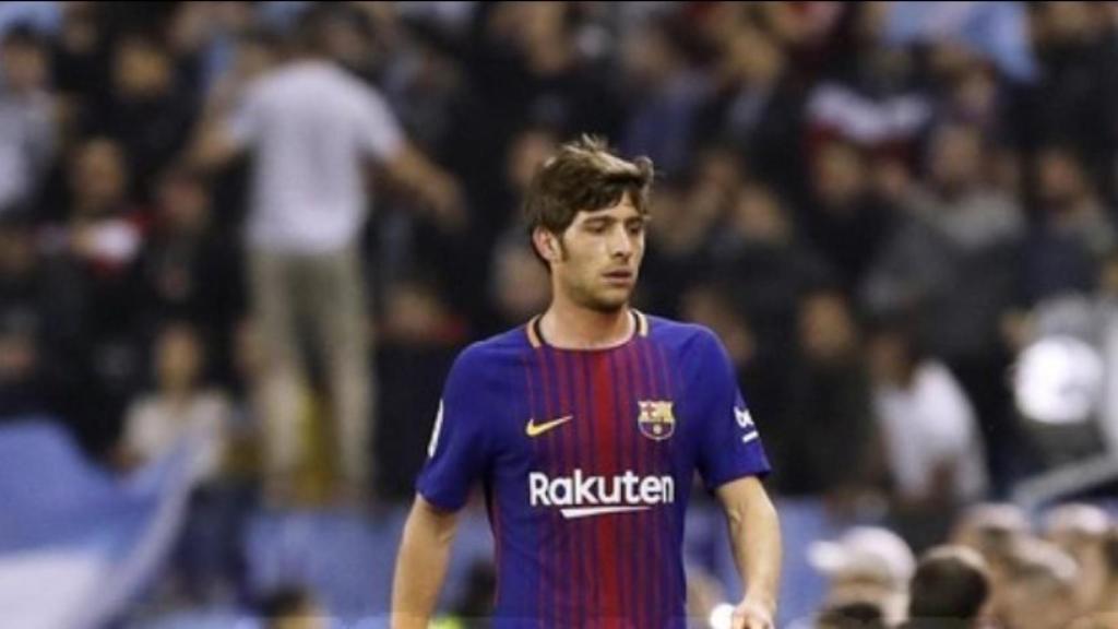 Sergi Roberto se retira del campo expulsado. Foto: fcbarcelona.es