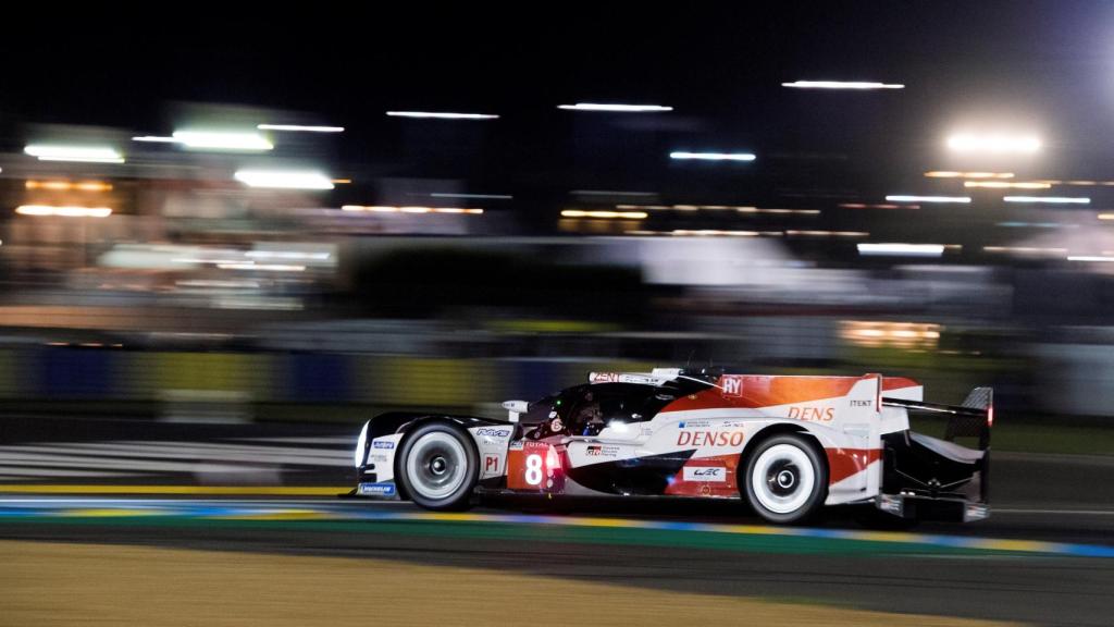 Fernando Alonso durante entrenamientos de las 24 Horas de Le Mans.