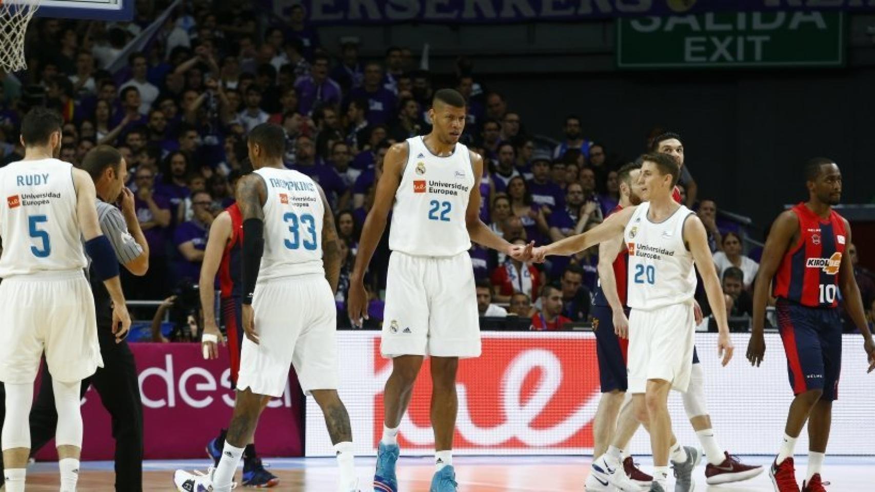 El Madrid celebra una canasta. Foto: acbmedia