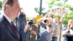 Paul Manafort llega a su juicio por la trama rusa