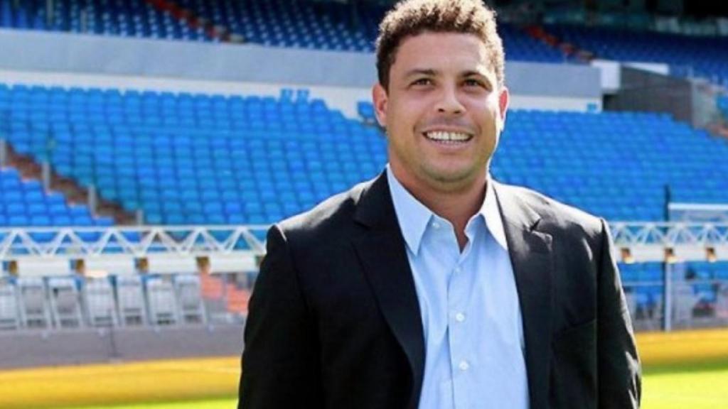 Ronaldo Nazario visita el Santiago Bernabéu. Foto: Twitter (@ellarguero)