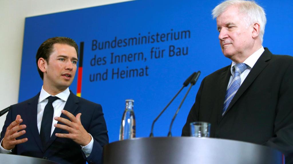 El austriaco Sebastian Kurz y el alemán Horst Seehofer quieren formar un eje de voluntarios contra la inmigración