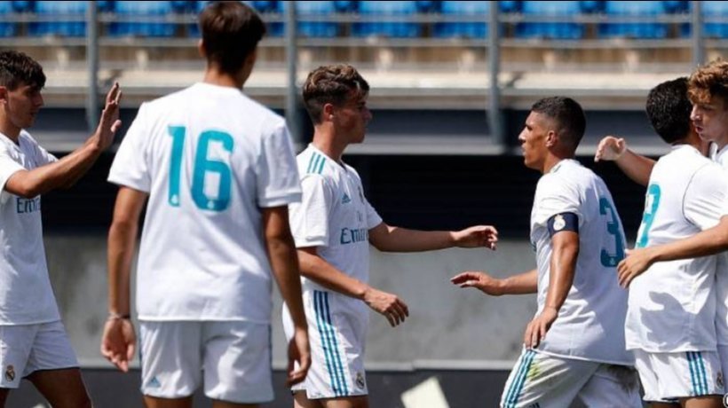 El Juvenil A celebra un gol.