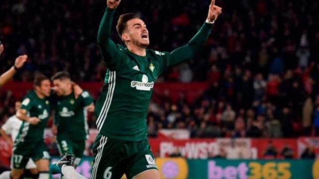 Fabián Ruiz, celebra un gol con el Betis