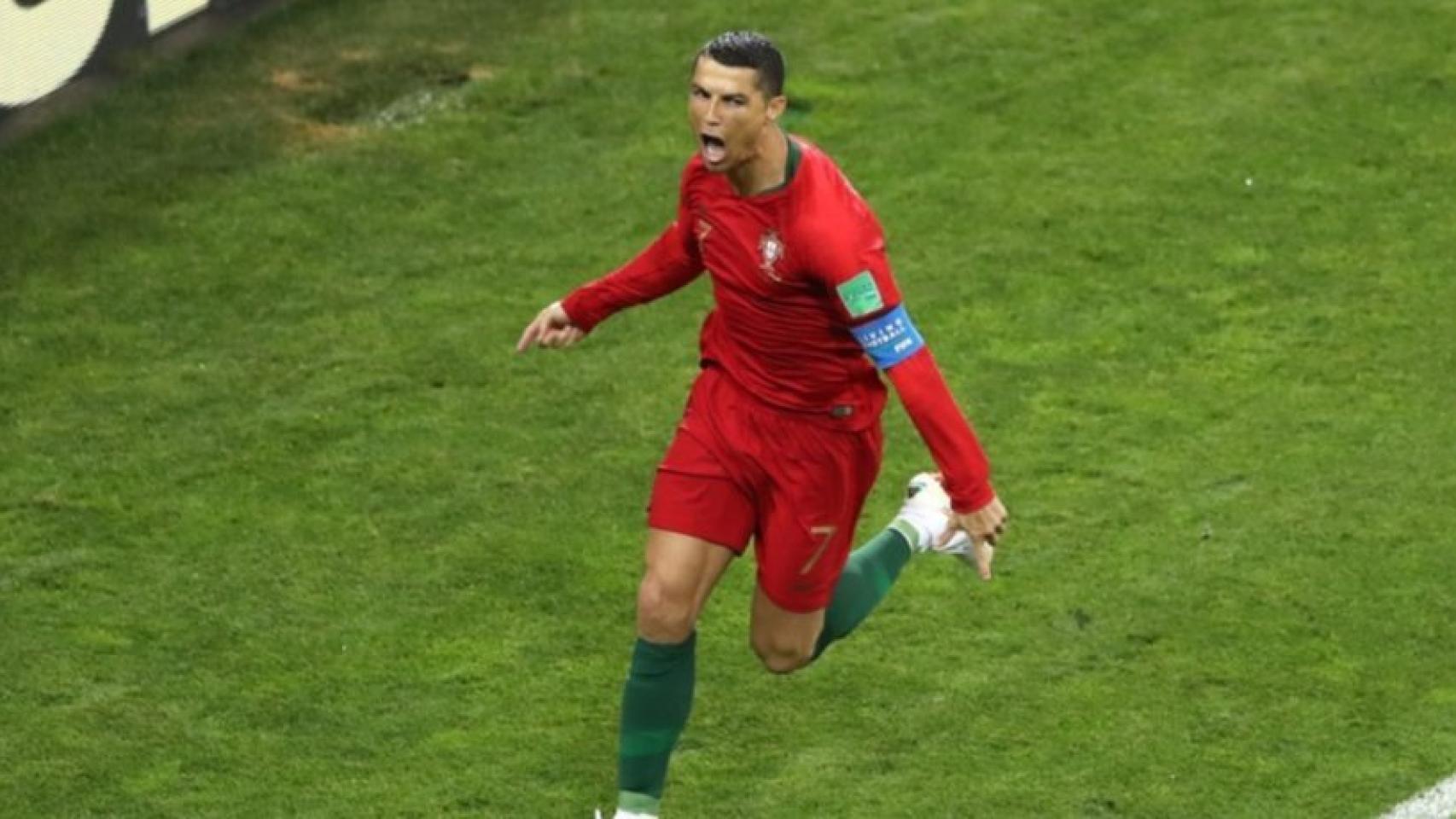 Cristiano Ronaldo celebra un gol con Portugal. Foto: Twitter (@elchiringuitotv)