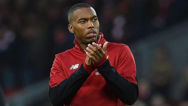 Sturridge en un calentamiento con el Liverpool