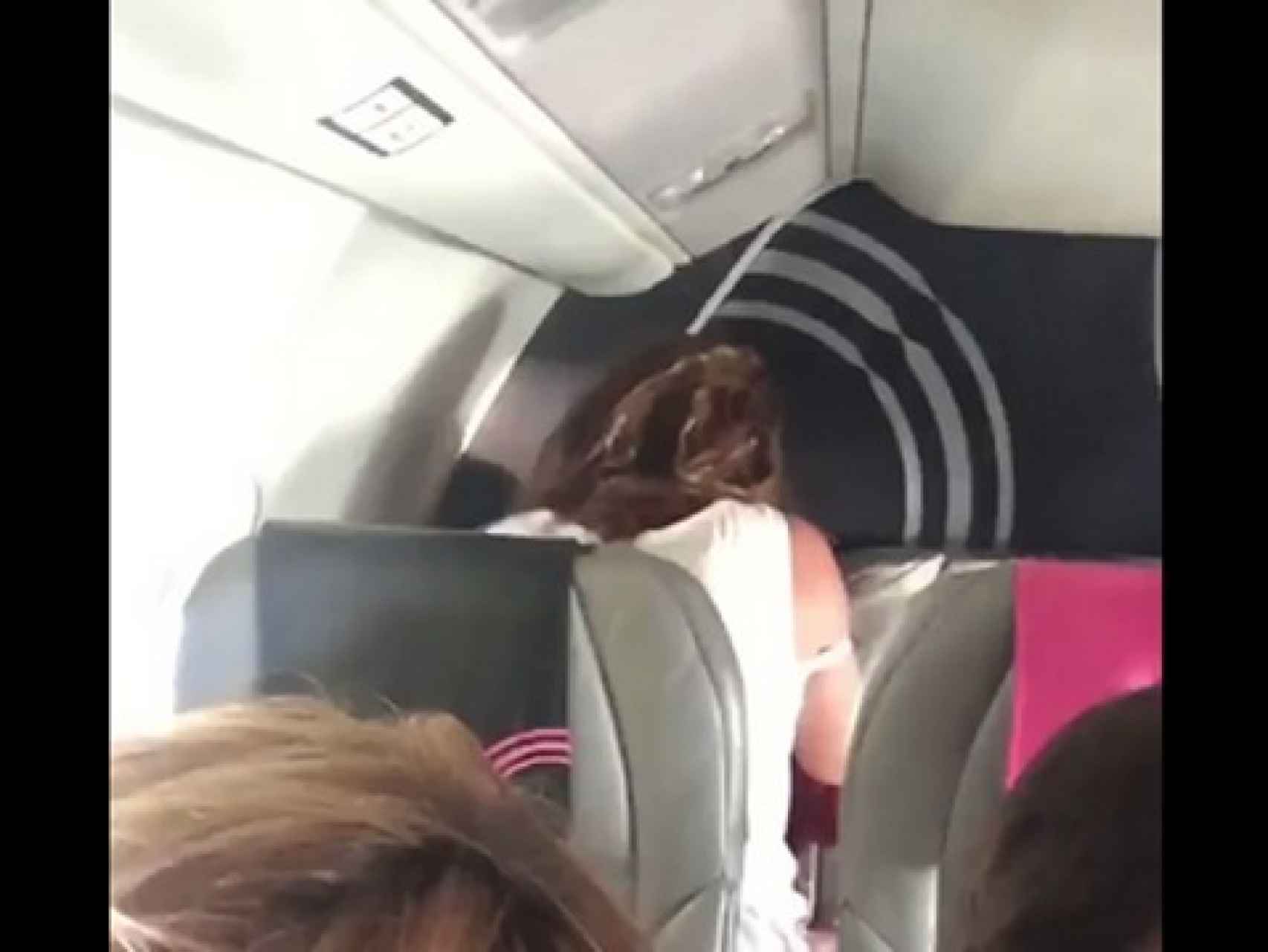 Pillados teniendo sexo en pleno vuelo con destino a México