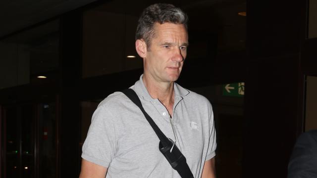 Iñaki Urdangarin en el aeropuerto de Madrid.