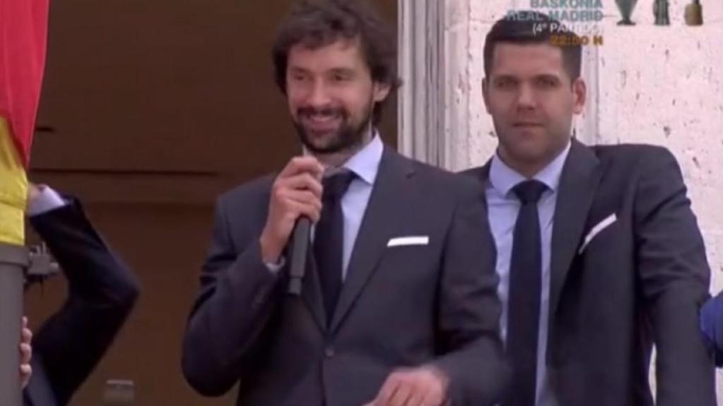 Llull y Reyes, desde el balcón del Ayuntamiento de Madrid