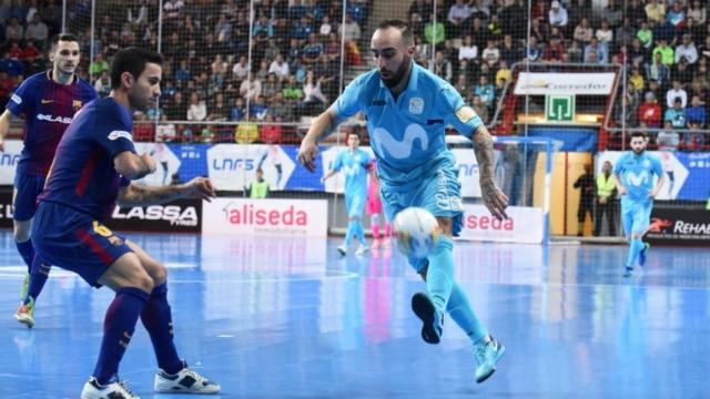 Ricardinho en un partido contra el Barcelona. Foto: Twitter (@intermovistar).